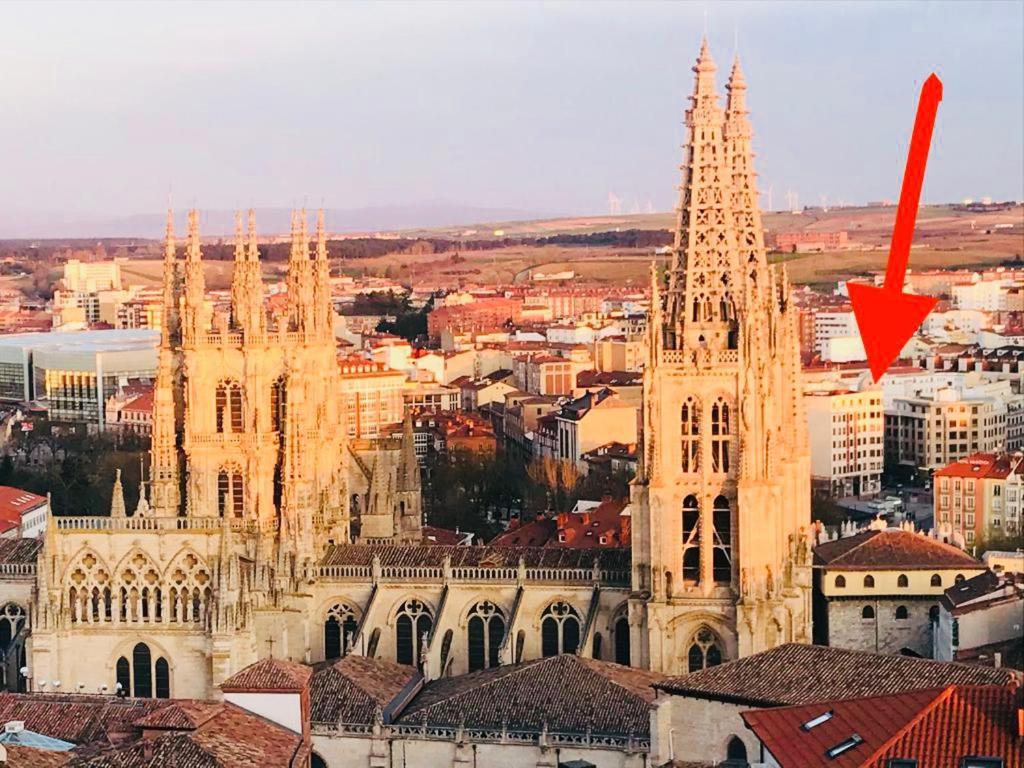 BurgoMirando A La Catedral Desde Plaza Vegaアパートメント エクステリア 写真